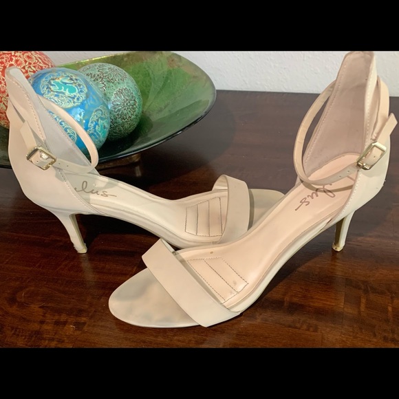 Lulus heels - Picture 3 of 7